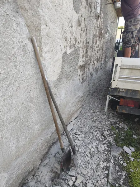 Kőműves munkák – Kültéri vakolat készítése (Izsófalva)